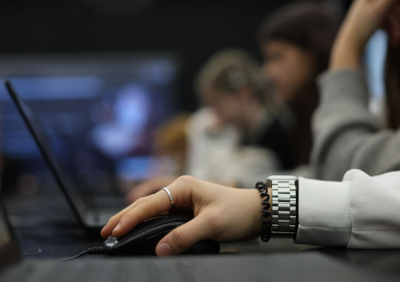 Врач отреагировал на призыв ввести удаленку из-за гонконгского гриппа