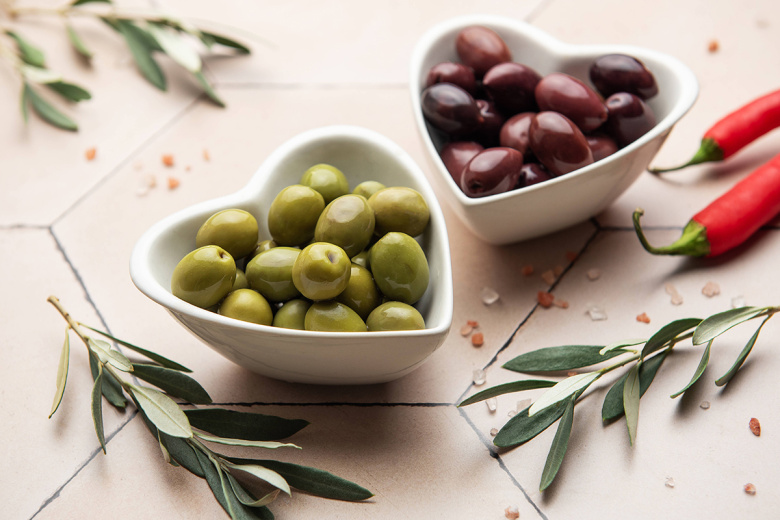 Оливки и маслины — в чем разница и есть ли от них какая-то польза