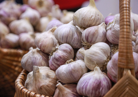 Чеснок на шее: чем еще можно отпугнуть грипп и ОРВИ? Народные средства