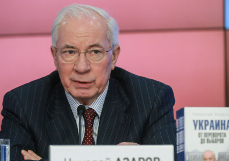 Экс-премьер Украины рассказал о компромате у Запада на руководство страны