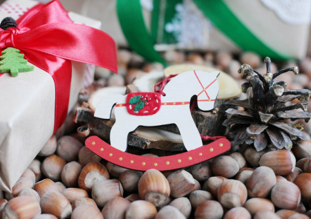 10 идей для новогодних подарков своими руками: сделать можно и с детьми