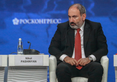 Самолет Пашиняна приземлился в Москве после атаки ВСУ