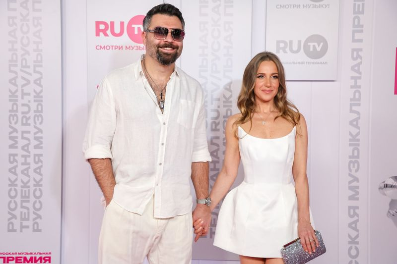 Алексей Чумаков и его супруга — певица Юлия Ковальчук