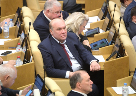 «Приболевший ястреб»: в Госдуме охарактеризовали одного сенатора США