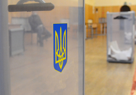 «Гниющий труп»: политолог о безопасности возможных выборов на Украине