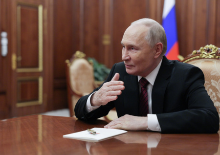 Путин обсудил обстановку в зоне СВО на совещании с Герасимовым