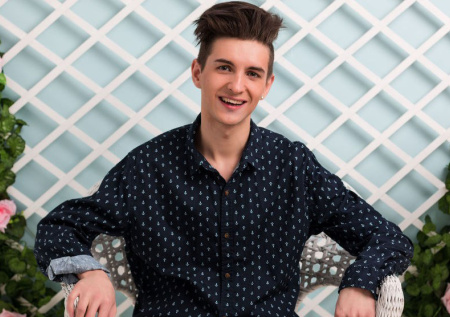 Один за всех: снимавшийся в порно с 13 лет сирота наказал педофилов