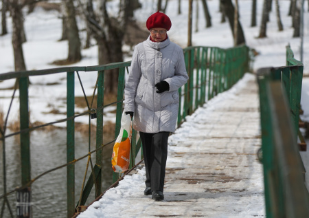 Индексация пенсий и семейные выплаты: что изменится для россиян в 2026 году