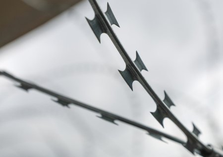 Погубившая двоих детей горе-мать отделалась мягким приговором