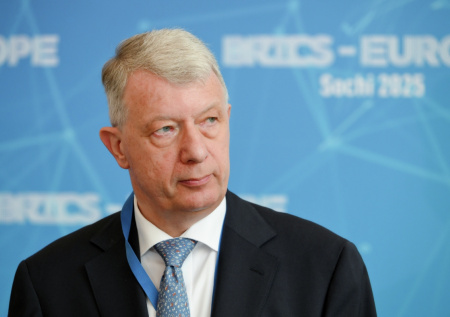 Европарламент обвинили в попытках сорвать видеодиалог с Россией