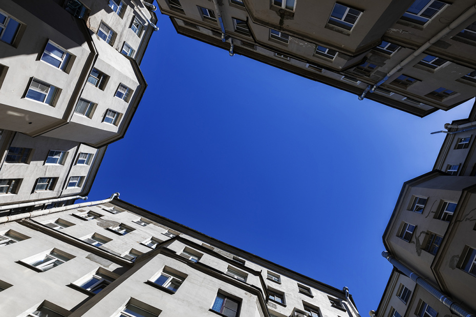 Двор-колодец в Санкт-Петербурге