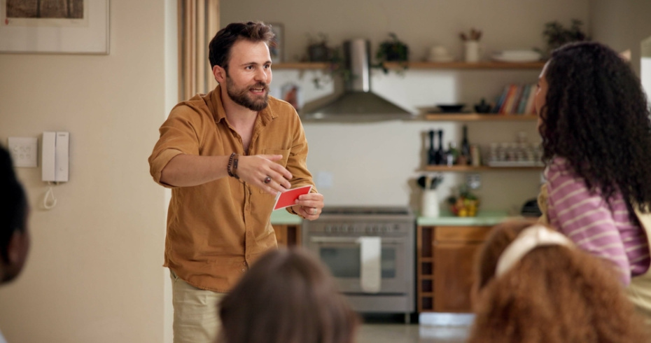 Интеллектуальные и психологические игры для взрослых: «Мафия», «Крокодил», «Мозгобойня»