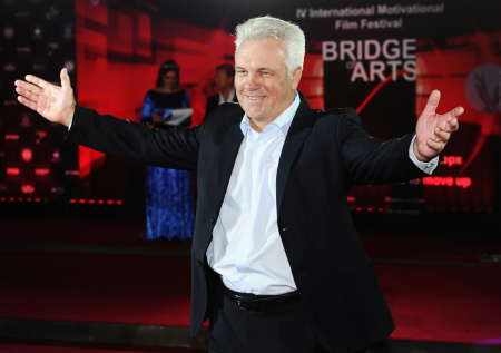 Усталость от Москвы, отъезд из РФ, ипотека: как живет Анатолий Котенев