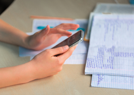 Российская школьница хотела найти учительнице мужчину на одну ночь