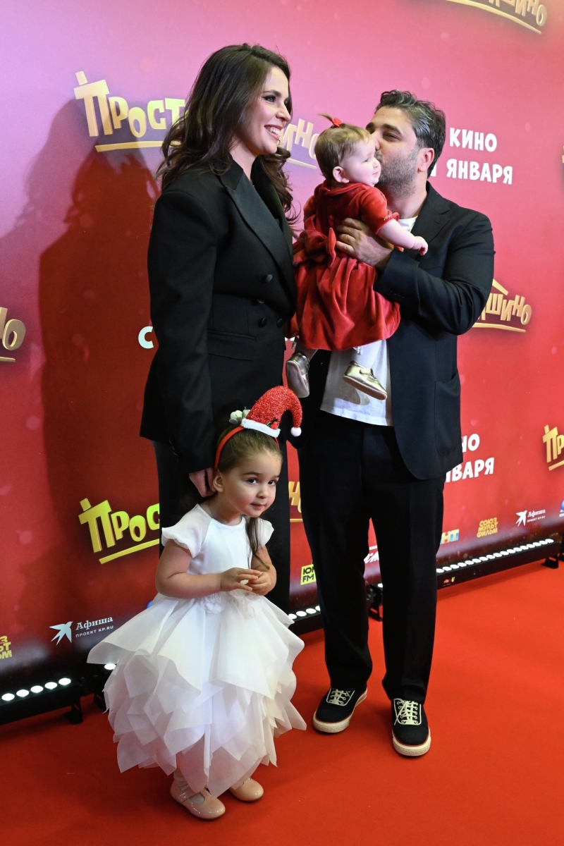 Продюсер Сарик Андреасян и его жена — актриса Лиза Моряк с дочерьми