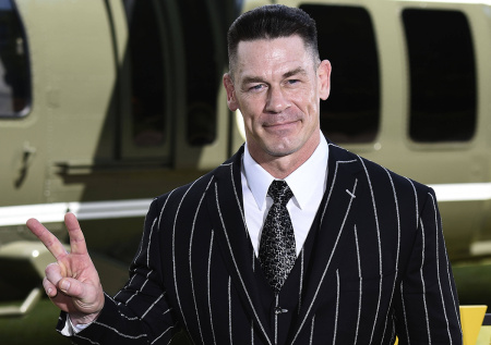 Легенда реслинга проиграл бой и сделал неожиданный жест с ботинками