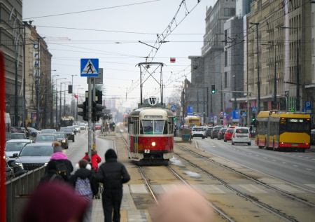 На украинскую пару напали в польском трамвае
