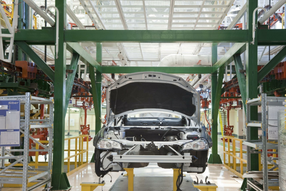 Сборочная линия автомобилей Volga Siber на Горьковском автомобильном заводе ГАЗ