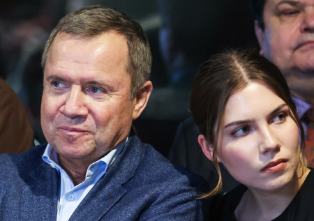 Внучка Ельцина показала два фото с отцом в день его рождения