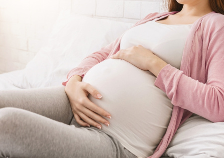 Путин узаконил оплату больничных и декрета для самозанятых