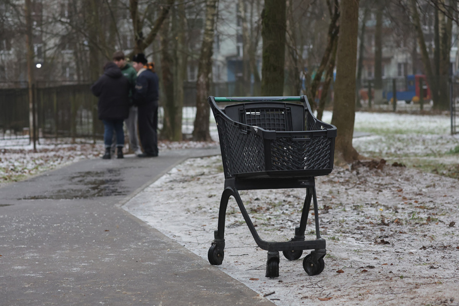 Обстановка возле Успенской школы в поселке Горки-2 Московской области, где школьник напал с ножом на учеников и охранника