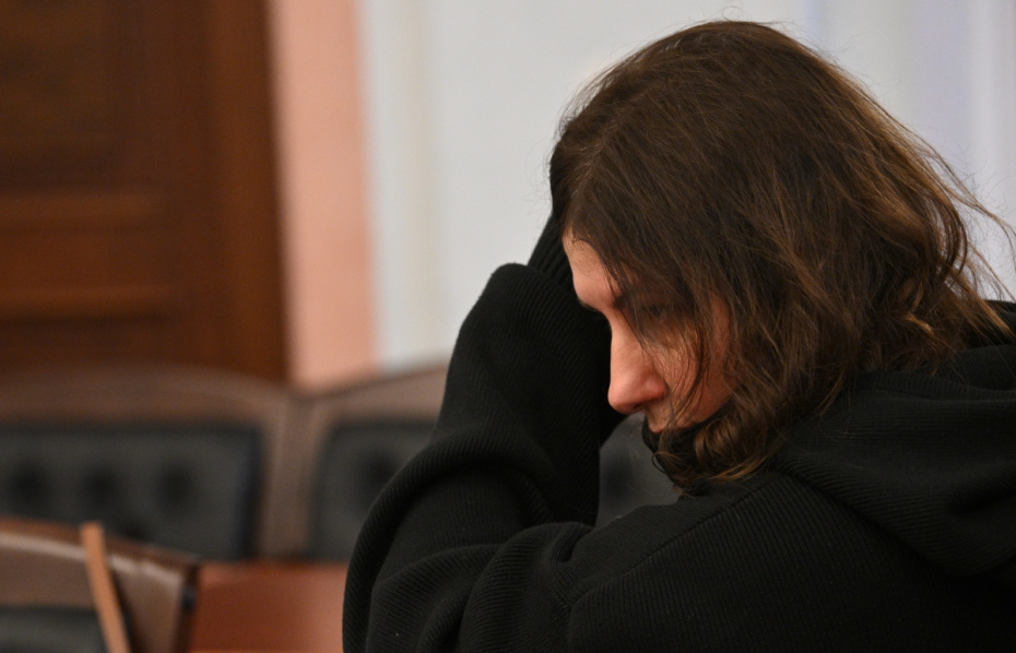 Покупательница квартиры певицы Ларисы Долиной Полина Лурье во время рассмотрения жалобы на решения судов по иску о признании недействительной сделки о продаже квартиры в Верховном суде РФ в Москве