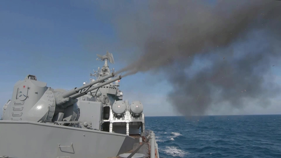 Ракетный крейсер Черноморского флота РФ