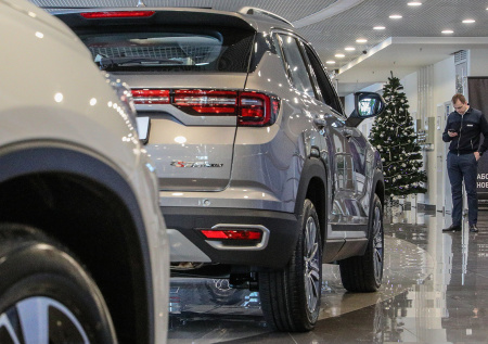 Засилье «китайцев», лень покупателей, нейросети: как меняется авторынок РФ