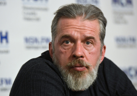 Заочно арестованный бизнесмен попросил суд вернуть ему элитные авто