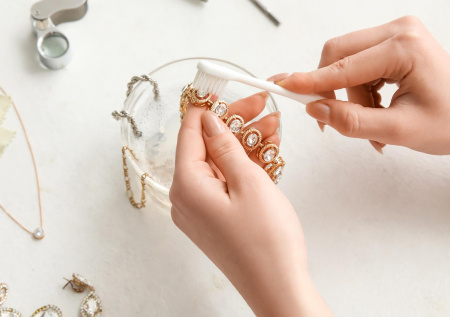 Как почистить золото в домашних условиях: готовимся блистать в праздник