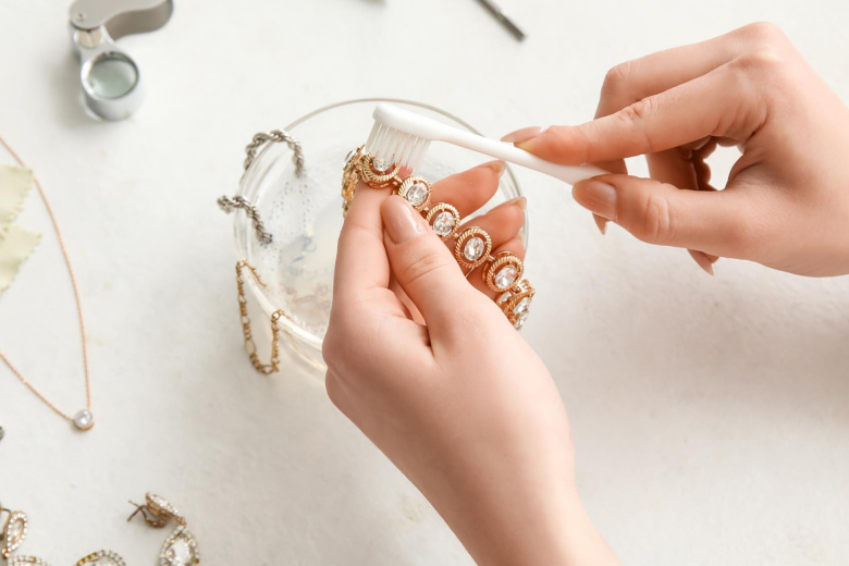 Как своими руками почистить золото — народные средства для блеска