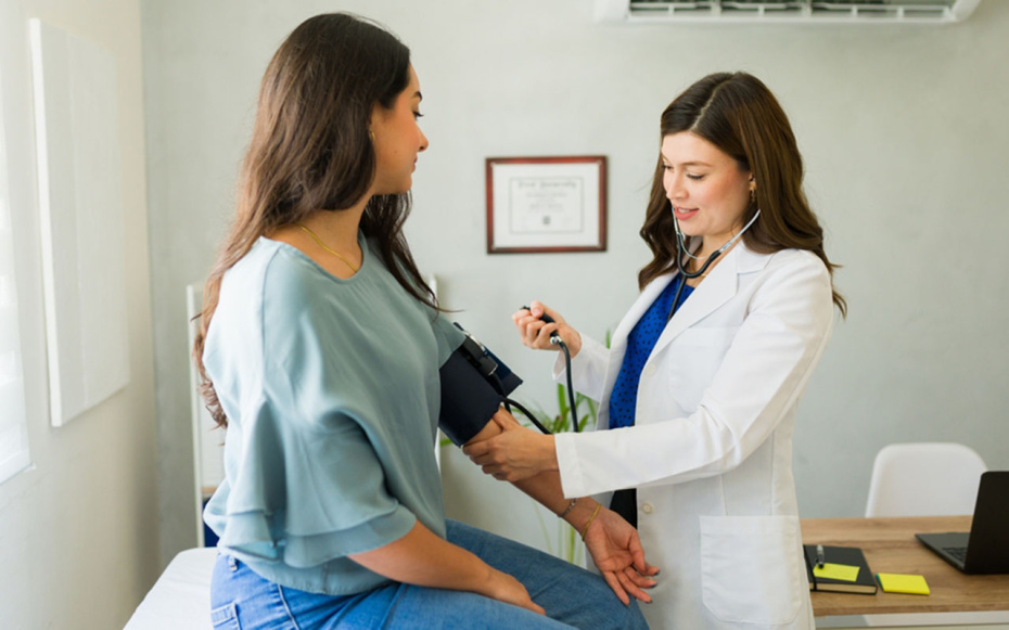 Рот на замок и замереть! Научим, как правильно измерять давление