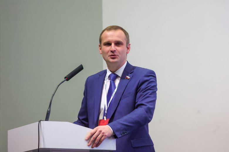 Сергей Леонов