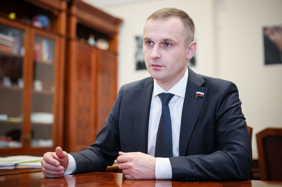 Сергей Леонов