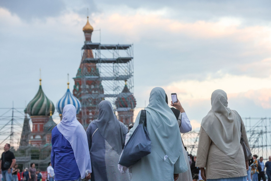 Девушки в никабе в Москве