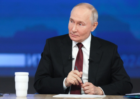 Политолог ответил, сколько может продлиться прямая линия с Путиным