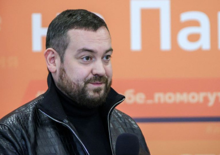 Рождение первенца, помощь СВО, тюрьма: как живет автоблогер Эрик Давидыч