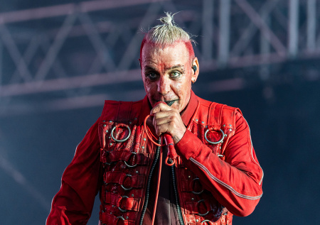 Концерт Линдеманна в Ташкенте вызвал ажиотаж у россиян