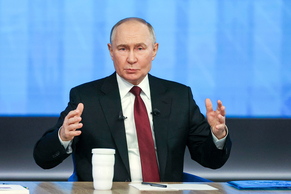 Владимир Путин во время программы «Итоги года с Владимиром Путиным»