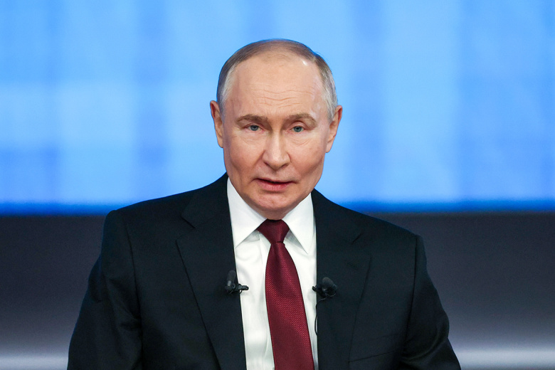 Владимир Путин во время программы «Итоги года с Владимиром Путиным»