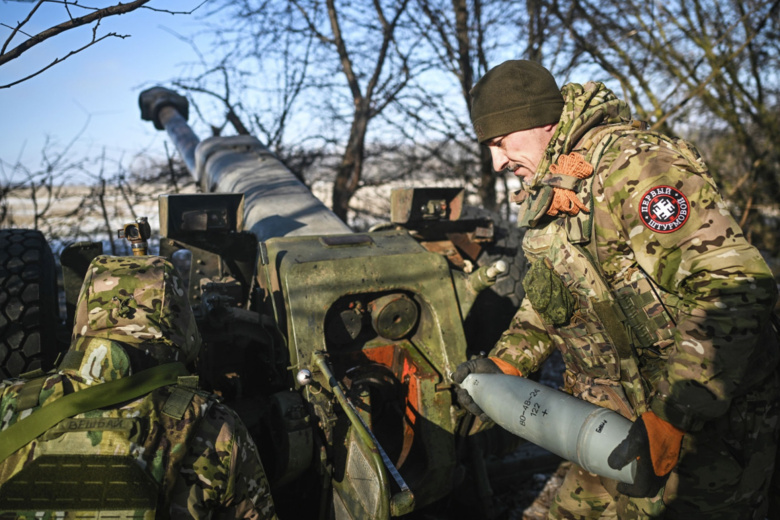 Работа артиллерийского расчета гаубицы Д-30 СпН «Ахмат» МО РФ