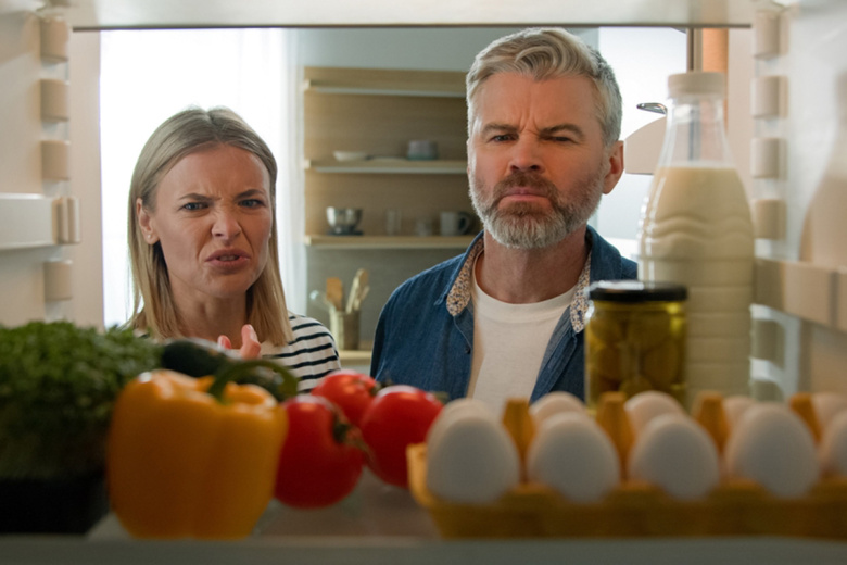 Как убрать неприятный запах в холодильнике — нужные бытовые шпаргалки