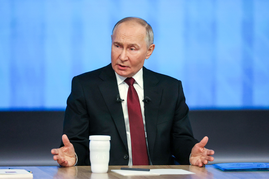 Владимир Путин во время программы «Итоги года с Владимиром Путиным»