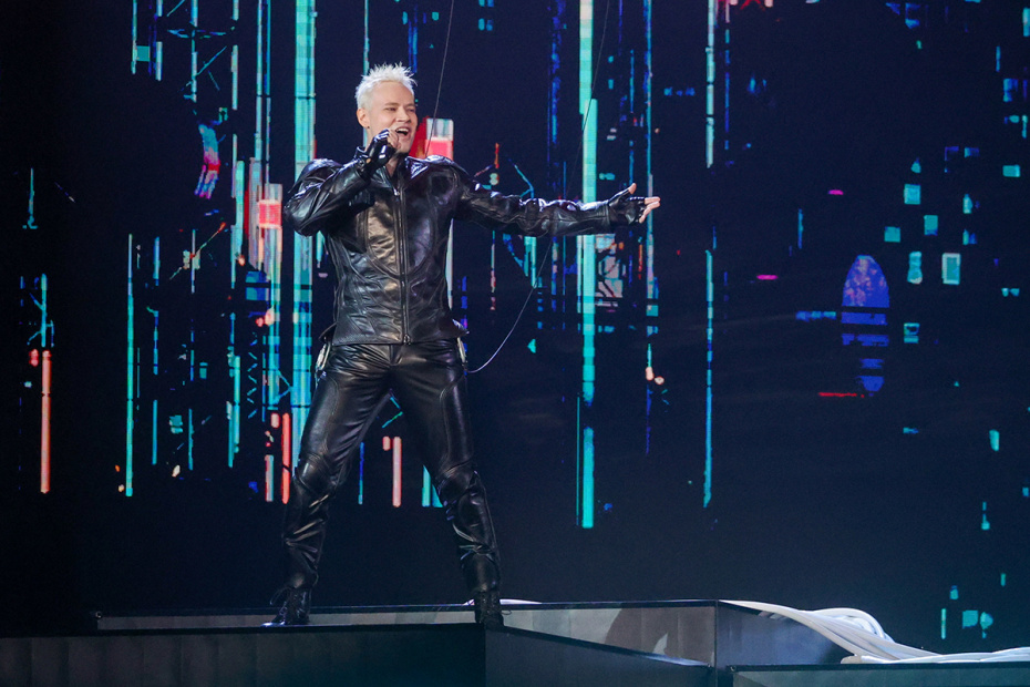 SHAMAN (настоящее имя — Ярослав Дронов) на конкурсе «Интервидение»