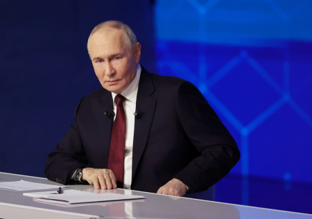 Россияне назвали Путина роскошным максимумом