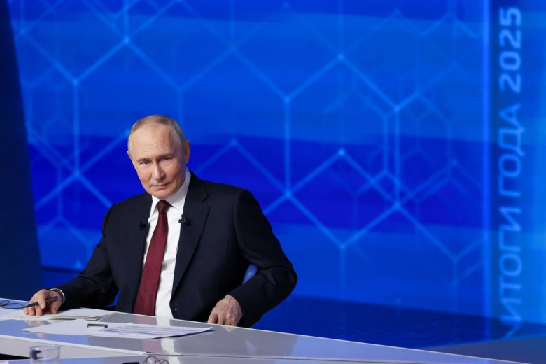 19 декабря 2025 года. Президент РФ Владимир Путин отвечает на вопросы во время специальной программы «Итоги года»