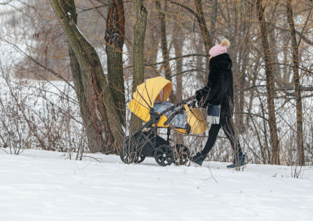 Путин высказался о продлении пособия по уходу за ребенком до трех лет