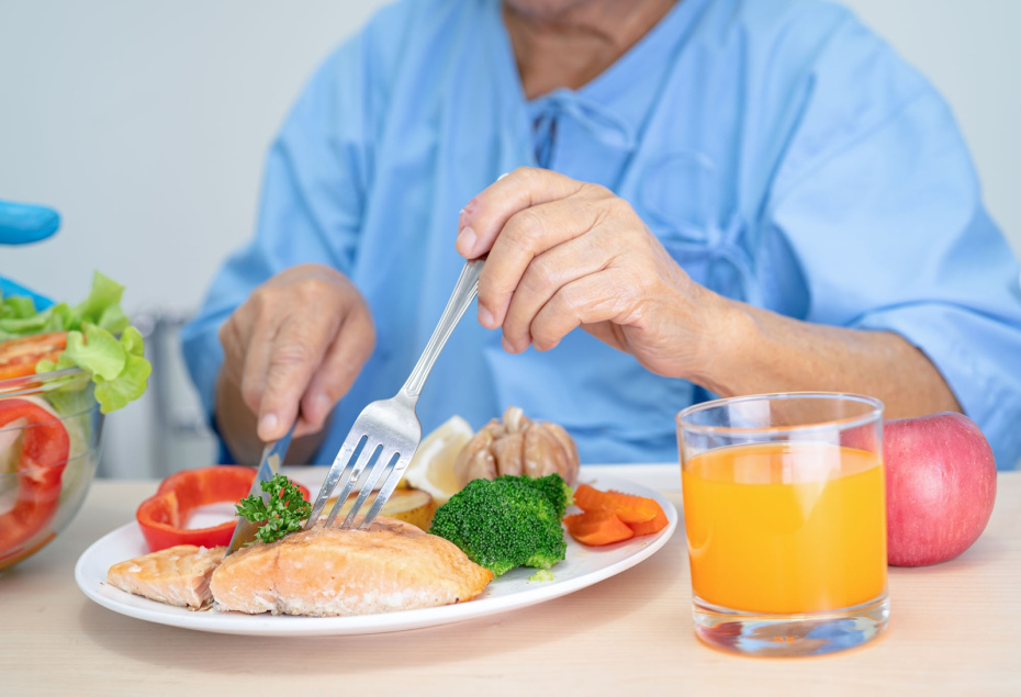 Куда поехать пенсионерам недорого и интересно: лучшие направления и время