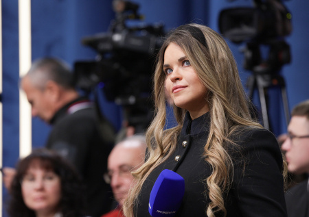 Самые яркие образы и наряды на прямой линии — 2025 с Владимиром Путиным