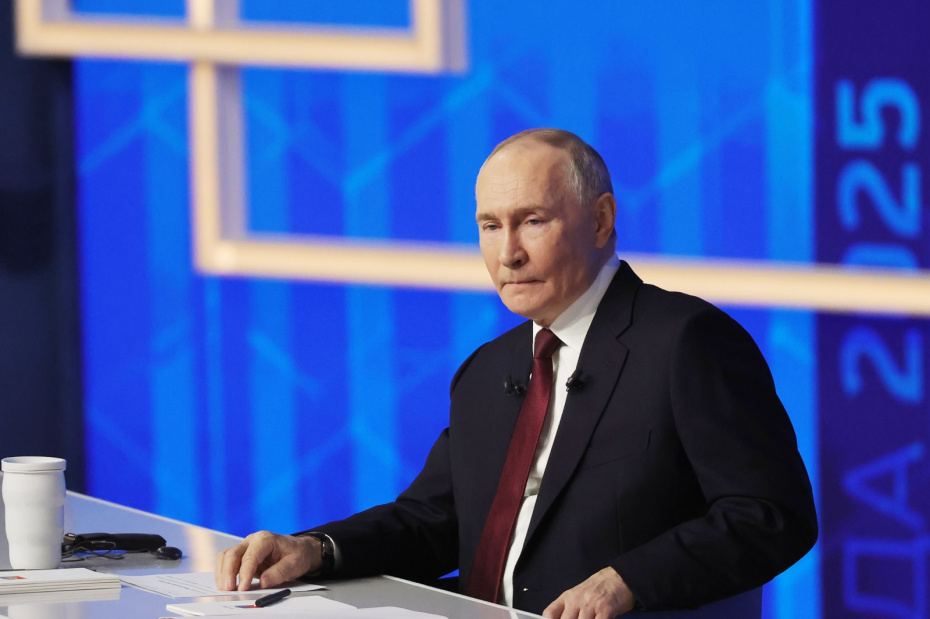 19 декабря 2025 года. Президент РФ Владимир Путин отвечает на вопросы во время специальной программы «Итоги года...»